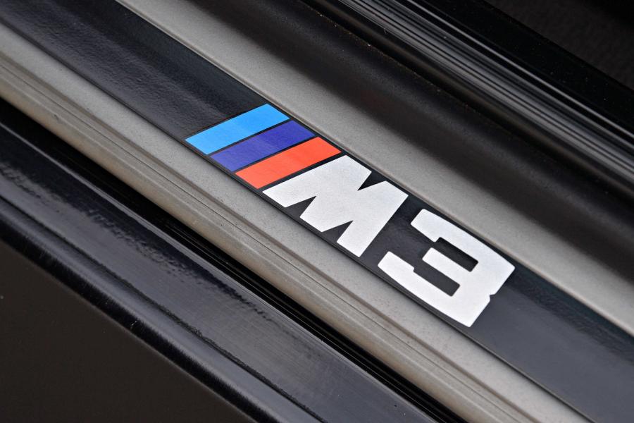 Детали интерьера BMW M3 Sport Evolution (E30) 1990 года  (фото 18 из 55)